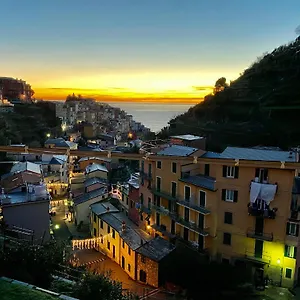 The Main Plaza , Manarola Italia