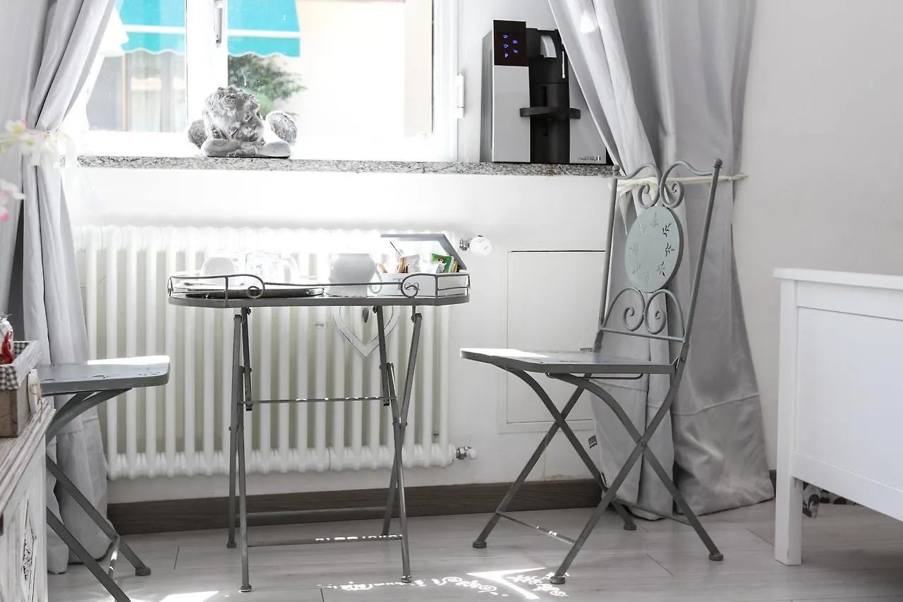 Carducci Bed & Breakfast Como Italy